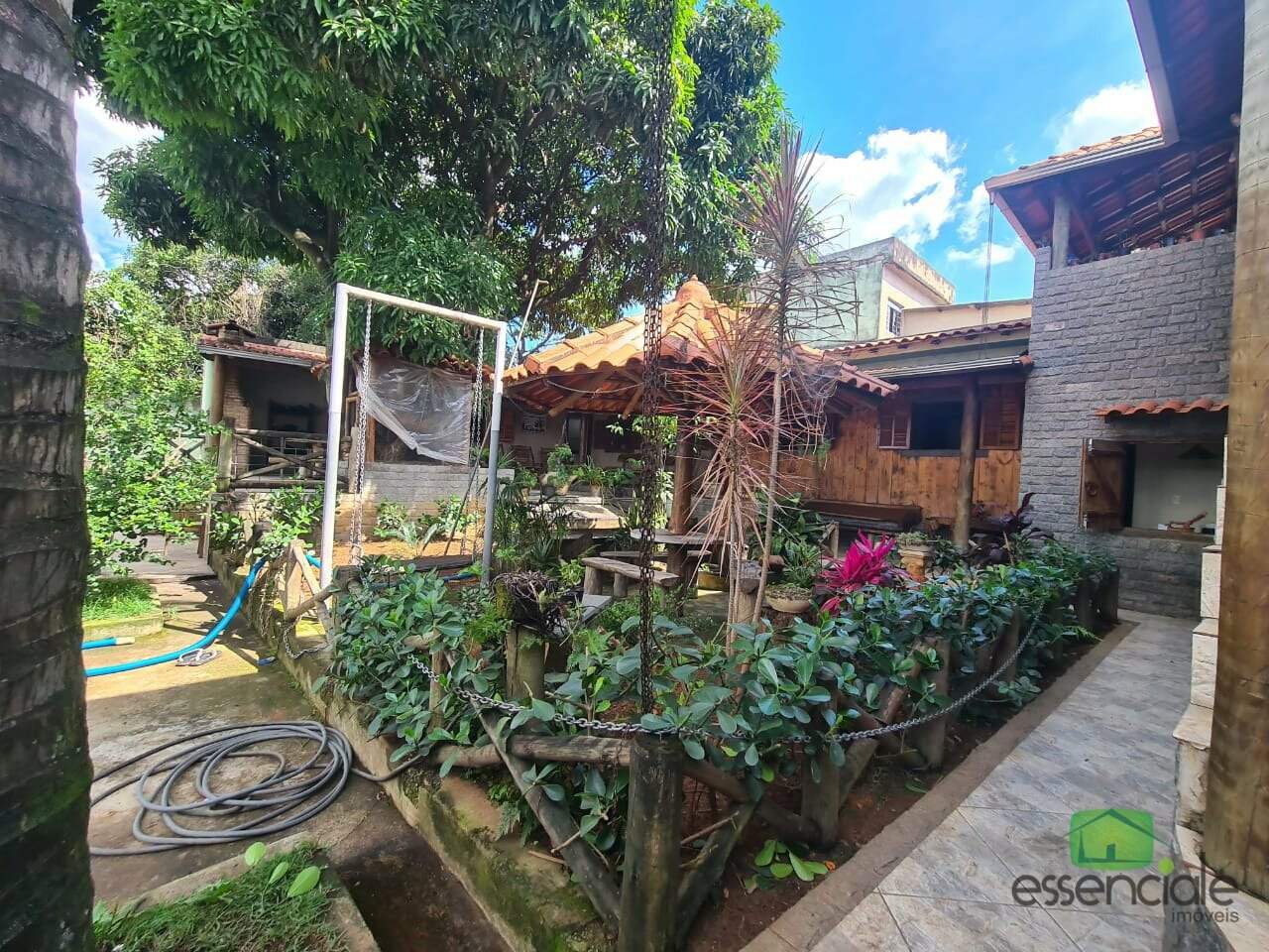 Casa à venda com 4 quartos, 300m² - Foto 16