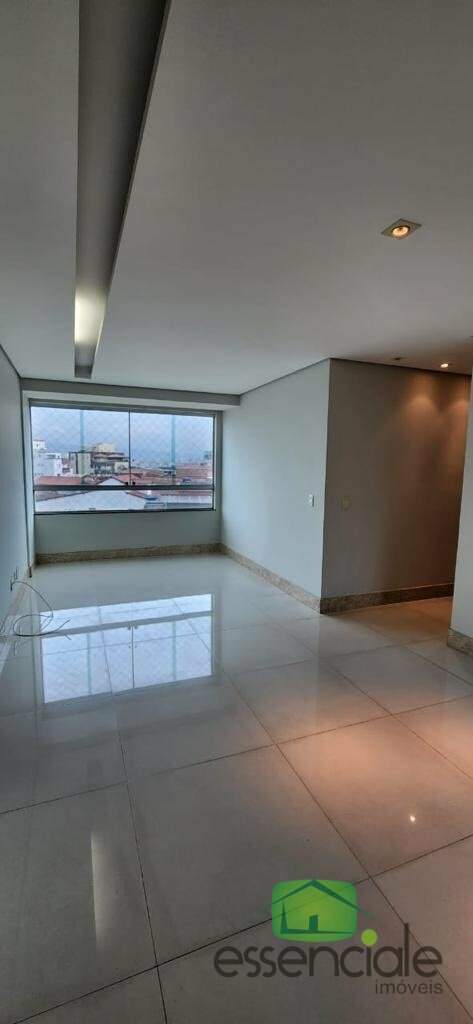 Cobertura à venda com 4 quartos, 200m² - Foto 1