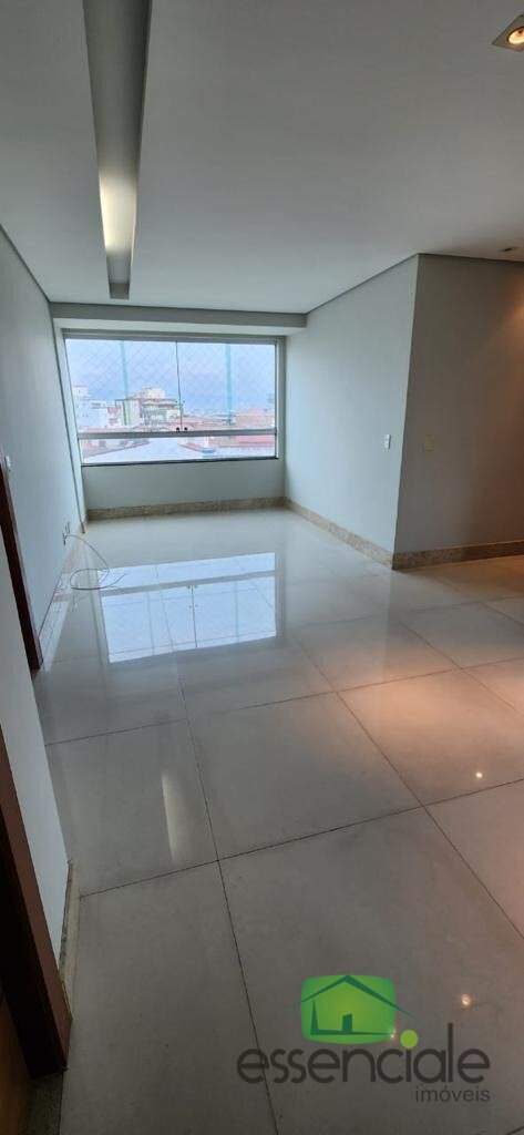 Cobertura à venda com 4 quartos, 200m² - Foto 2