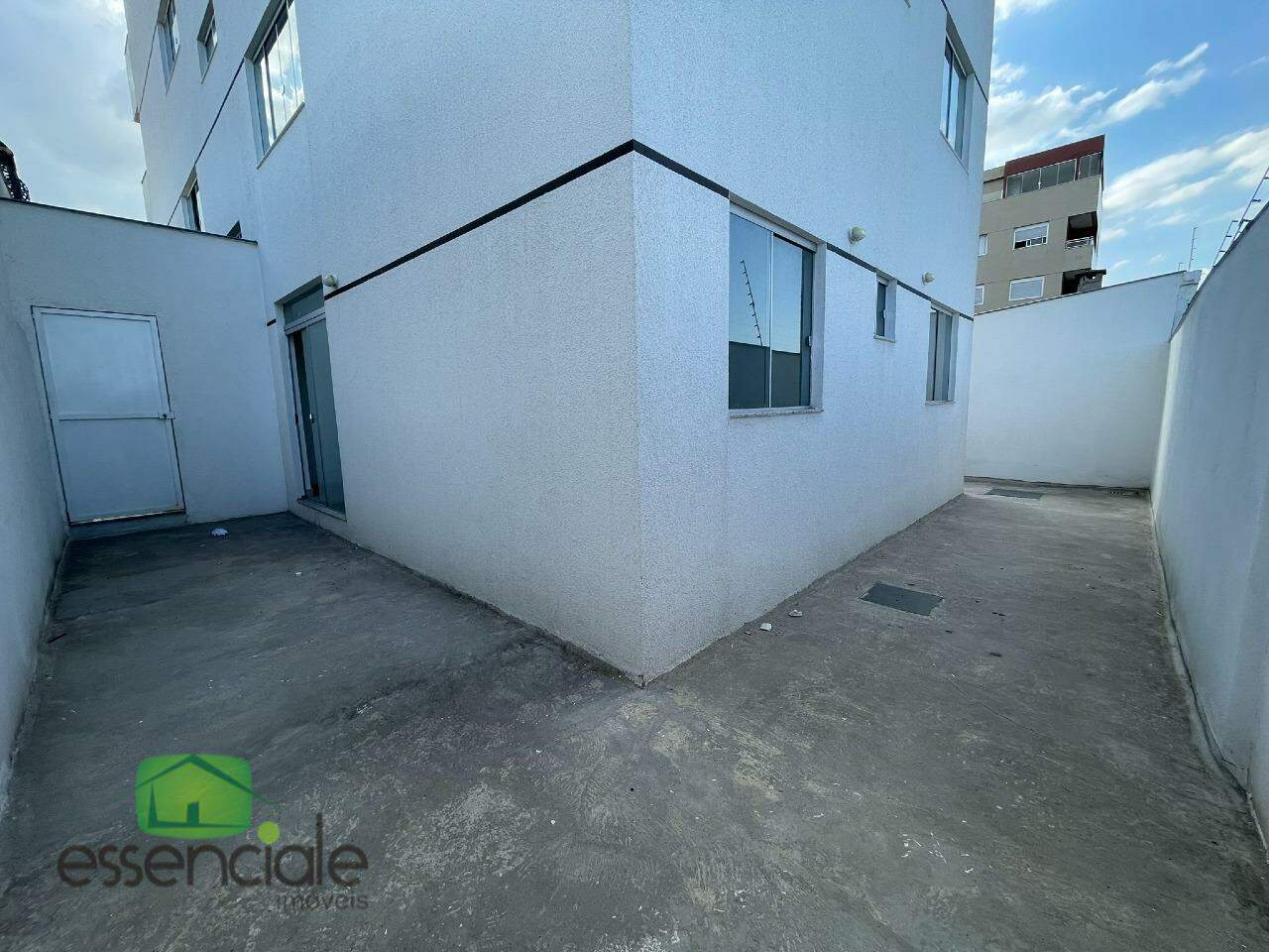 Apartamento à venda com 2 quartos, 47m² - Foto 15