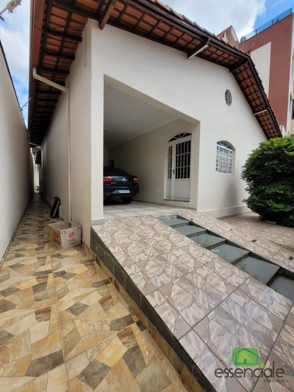 Casa à venda com 3 quartos, 360m² - Foto 2