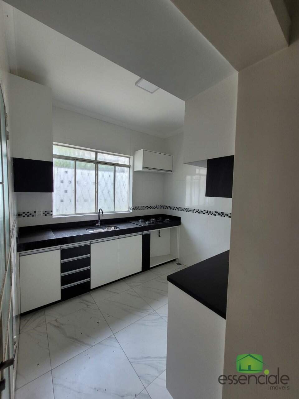 Casa à venda com 3 quartos, 360m² - Foto 7