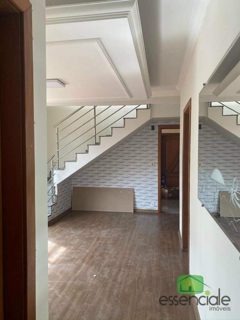 Cobertura à venda com 4 quartos, 240m² - Foto 2