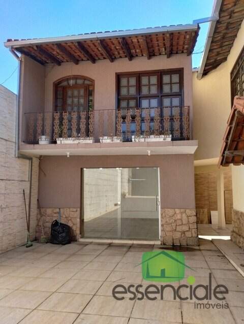 Casa para alugar com 3 quartos, 200m² - Foto 7