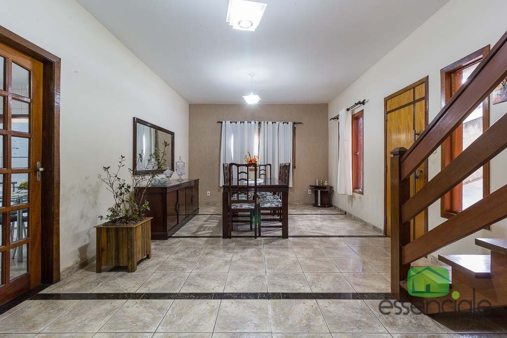 Casa à venda com 5 quartos, 300m² - Foto 11