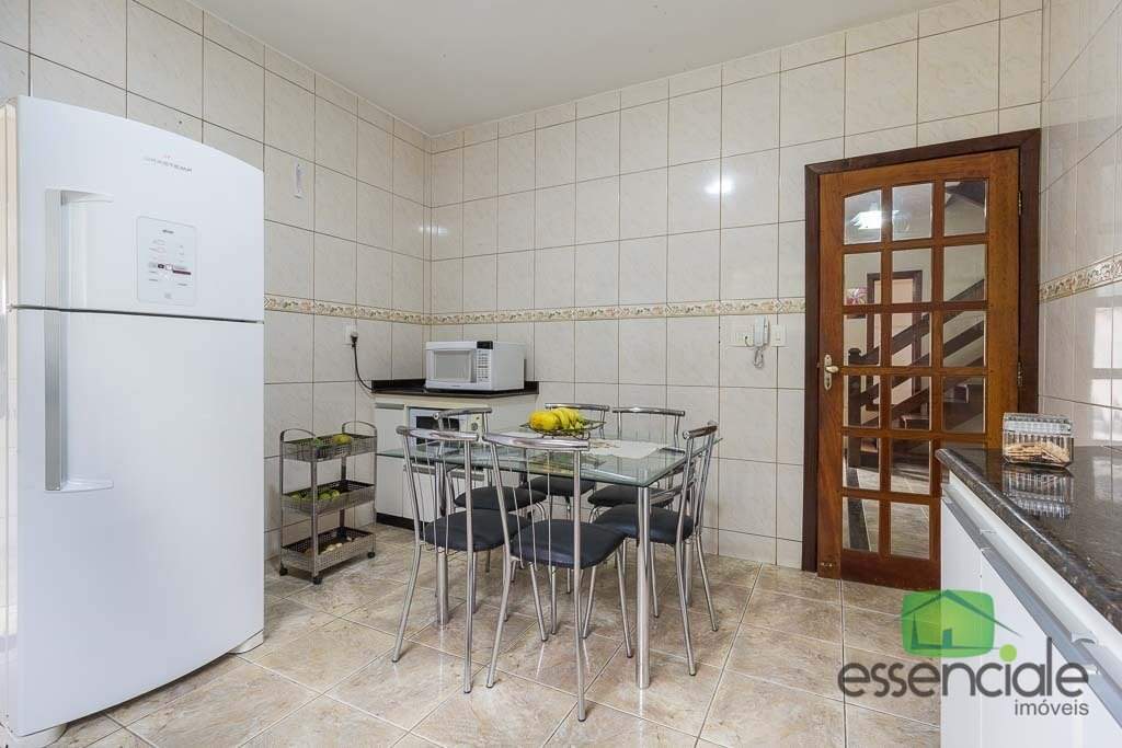 Casa à venda com 5 quartos, 300m² - Foto 24