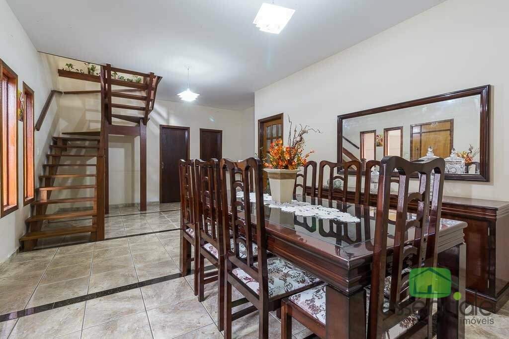 Casa à venda com 5 quartos, 300m² - Foto 12