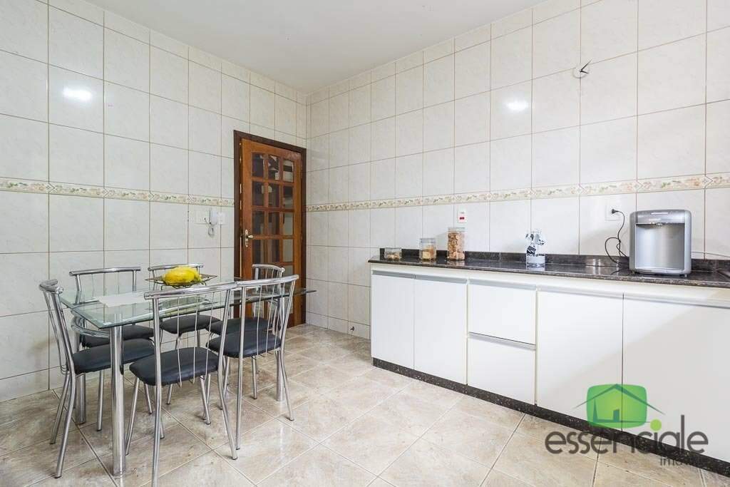 Casa à venda com 5 quartos, 300m² - Foto 22