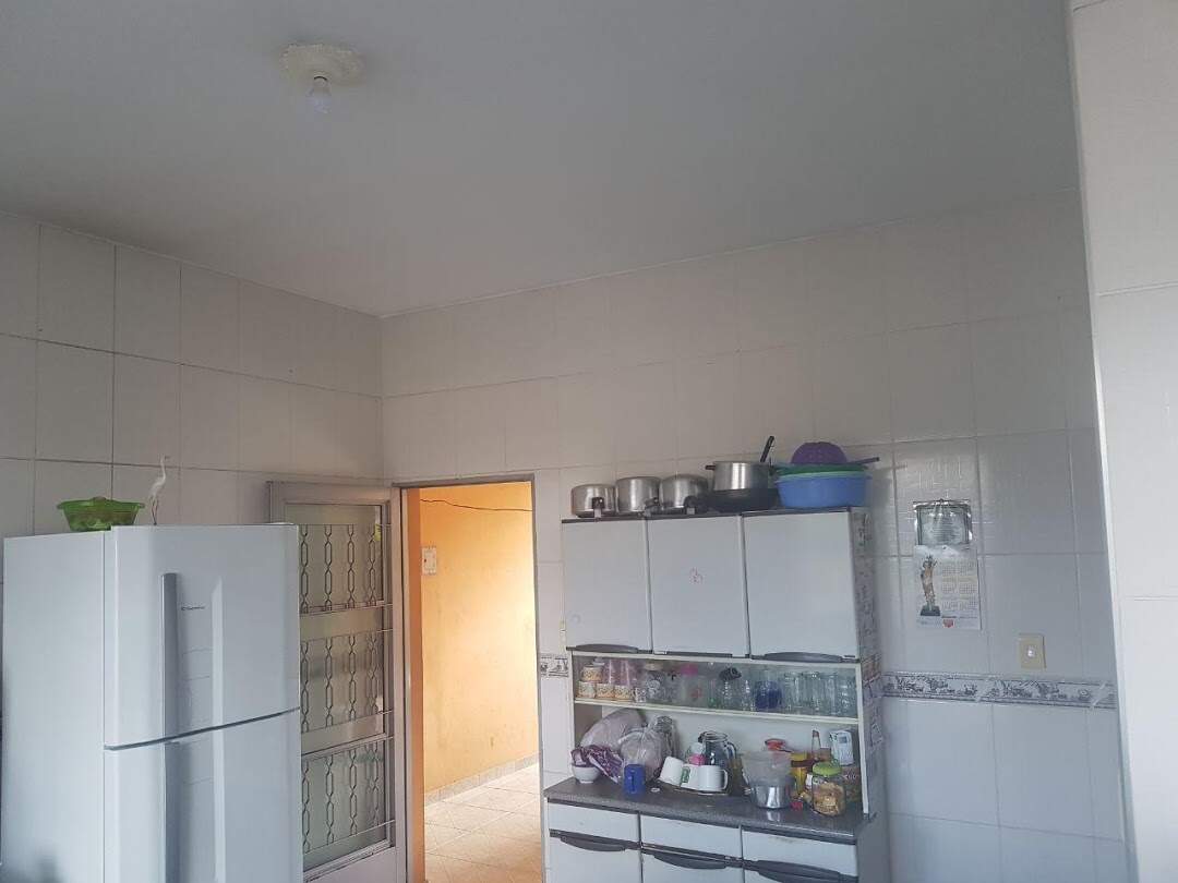 Casa à venda com 3 quartos, 250m² - Foto 8