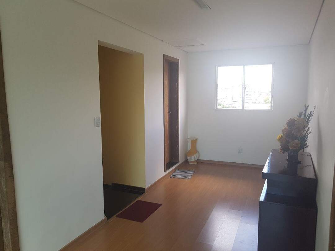 Casa à venda com 3 quartos, 250m² - Foto 2