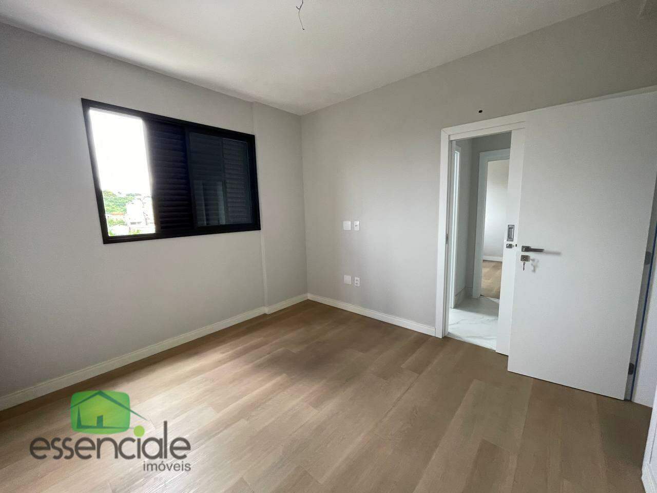 Apartamento à venda com 4 quartos, 180m² - Foto 15