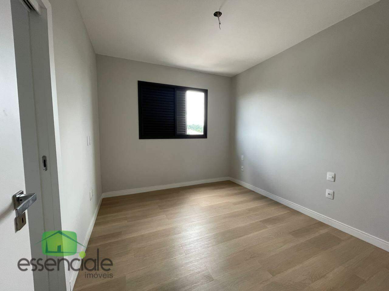 Apartamento à venda com 4 quartos, 180m² - Foto 12