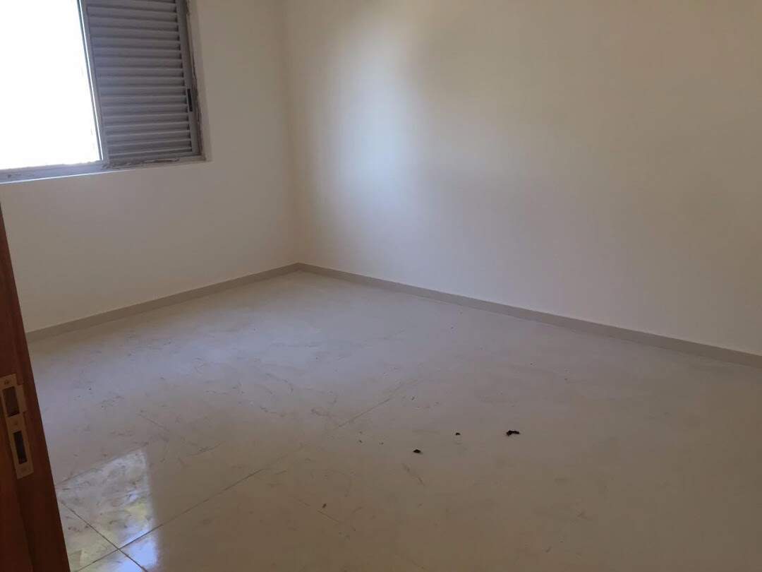 Casa para alugar com 6 quartos, 360m² - Foto 11