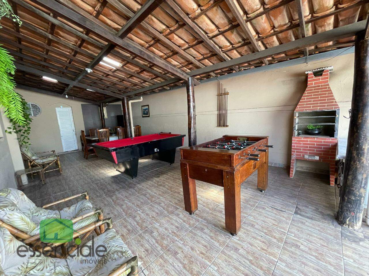 Casa à venda com 3 quartos, 124m² - Foto 1