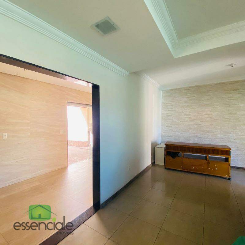 Casa à venda com 4 quartos, 200m² - Foto 18