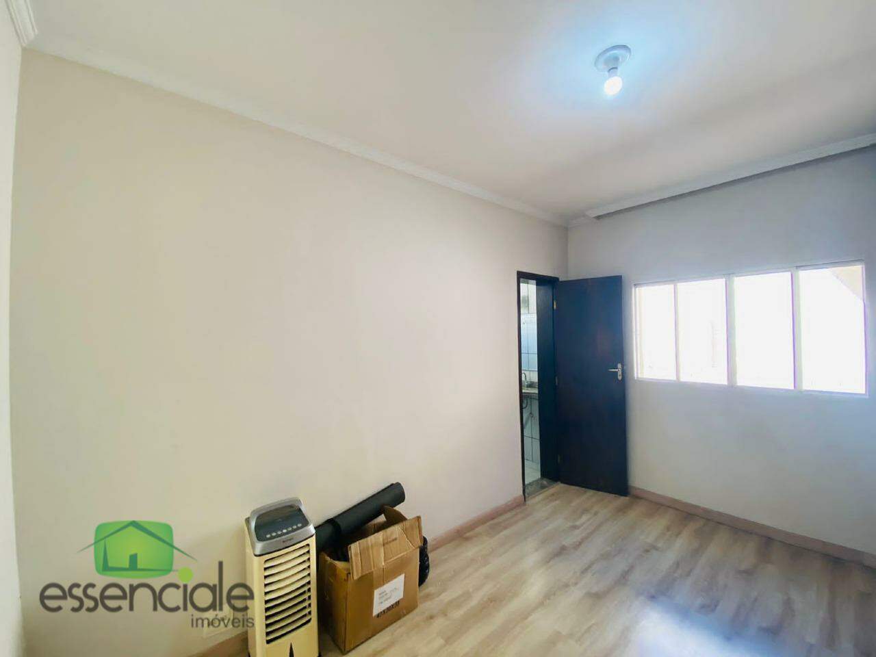 Casa à venda com 4 quartos, 200m² - Foto 14