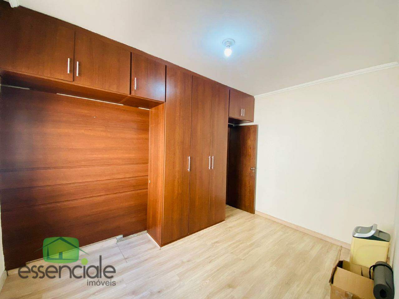 Casa à venda com 4 quartos, 200m² - Foto 16
