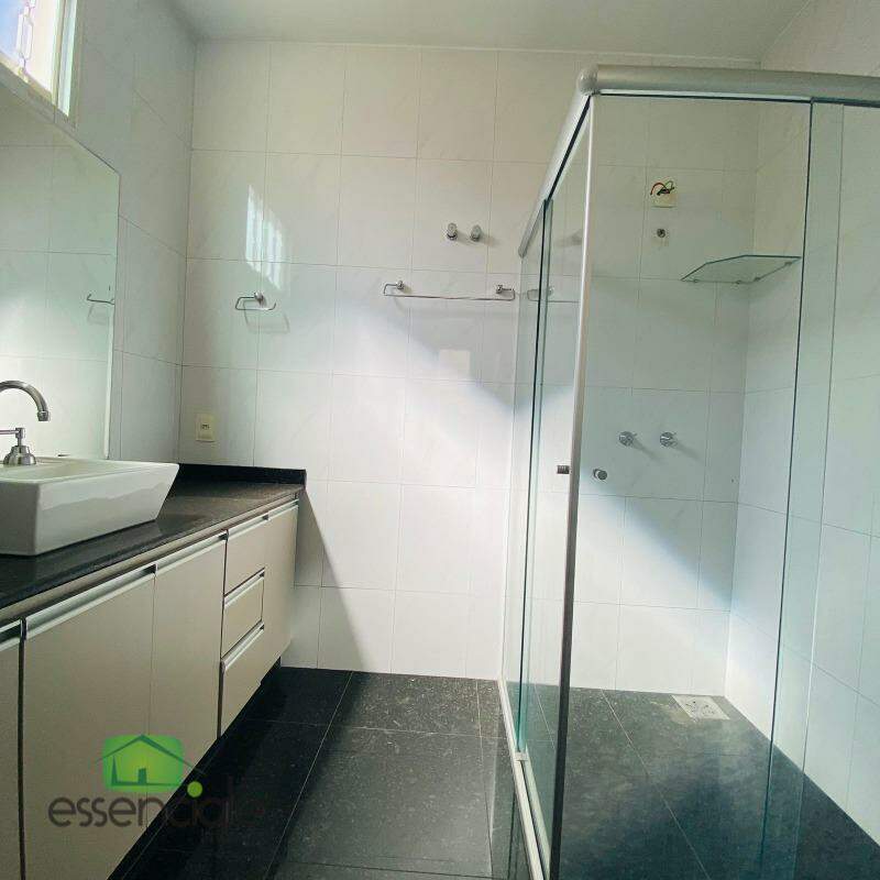 Casa à venda com 4 quartos, 200m² - Foto 15