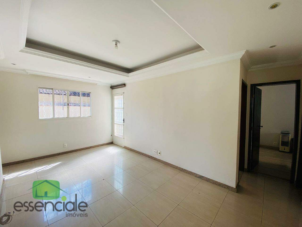 Casa à venda com 4 quartos, 200m² - Foto 5