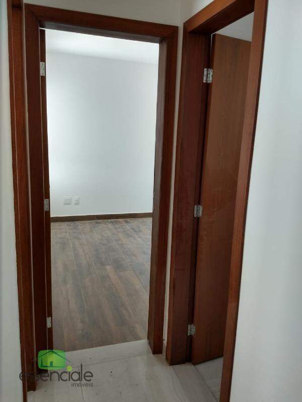 Casa à venda com 3 quartos, 160m² - Foto 4