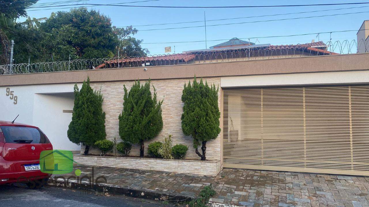 Casa à venda com 3 quartos, 400m² - Foto 4