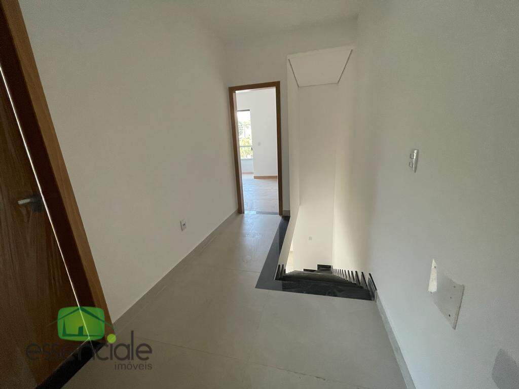 Casa à venda com 3 quartos, 114m² - Foto 9