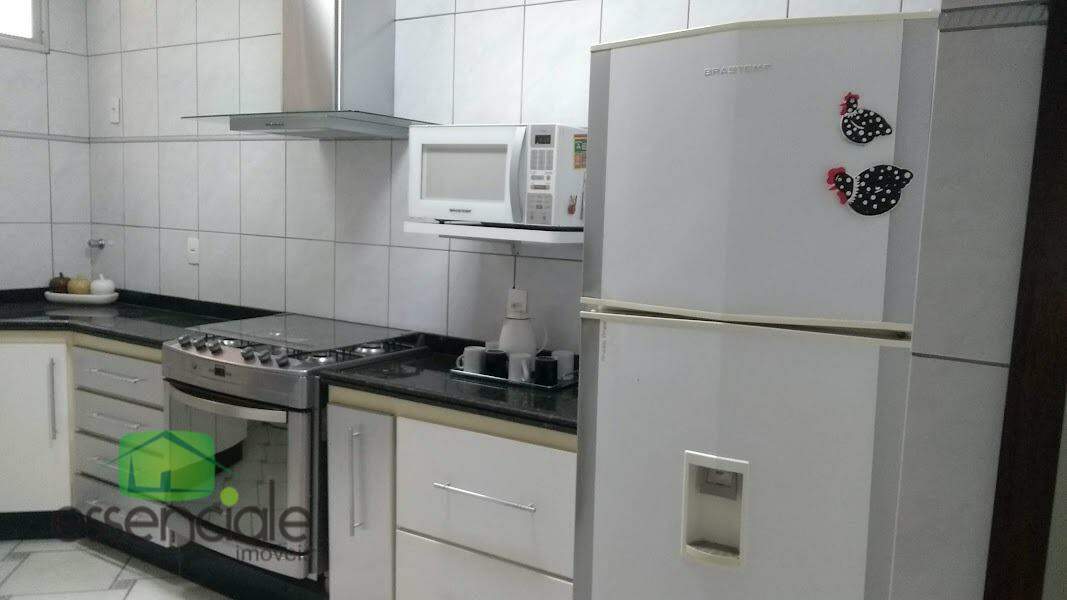 Casa à venda com 6 quartos, 450m² - Foto 21