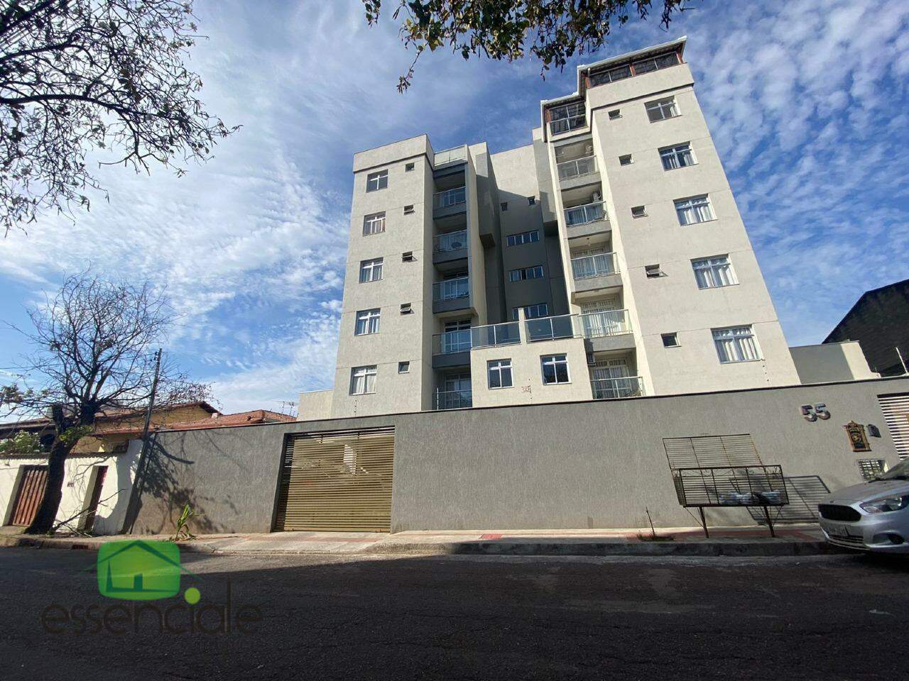 Apartamento à venda com 2 quartos, 70m² - Foto 2