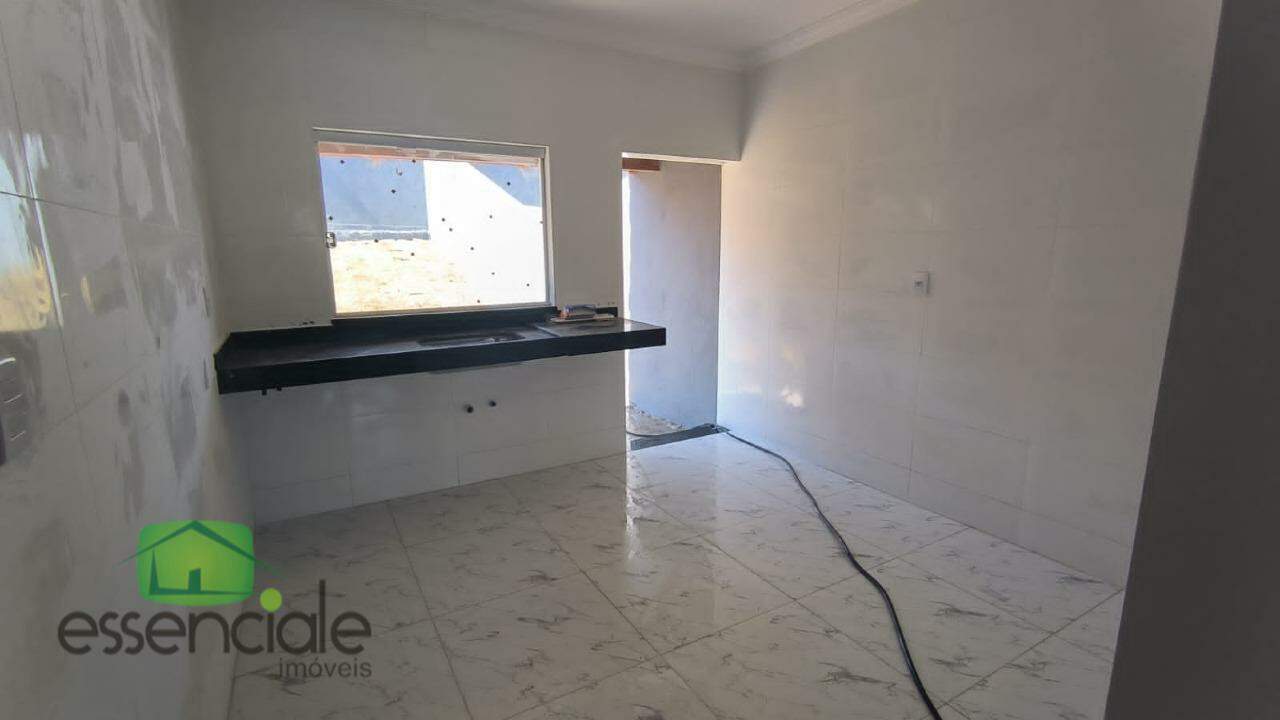 Casa à venda com 2 quartos, 107m² - Foto 4