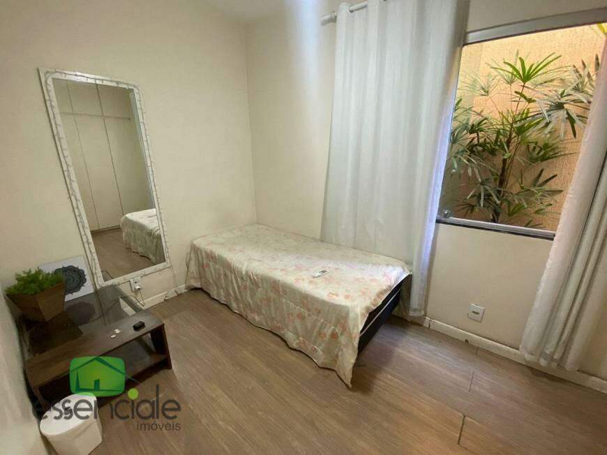 Casa à venda com 4 quartos, 250m² - Foto 11