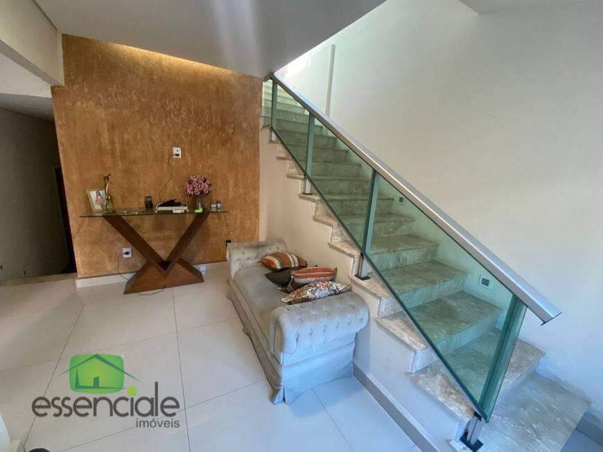 Casa à venda com 4 quartos, 250m² - Foto 4