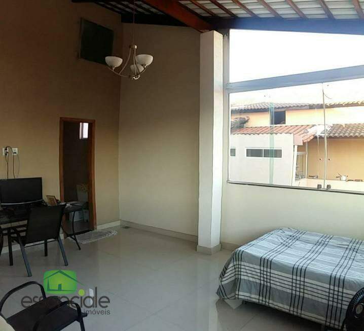 Casa à venda com 4 quartos, 250m² - Foto 10