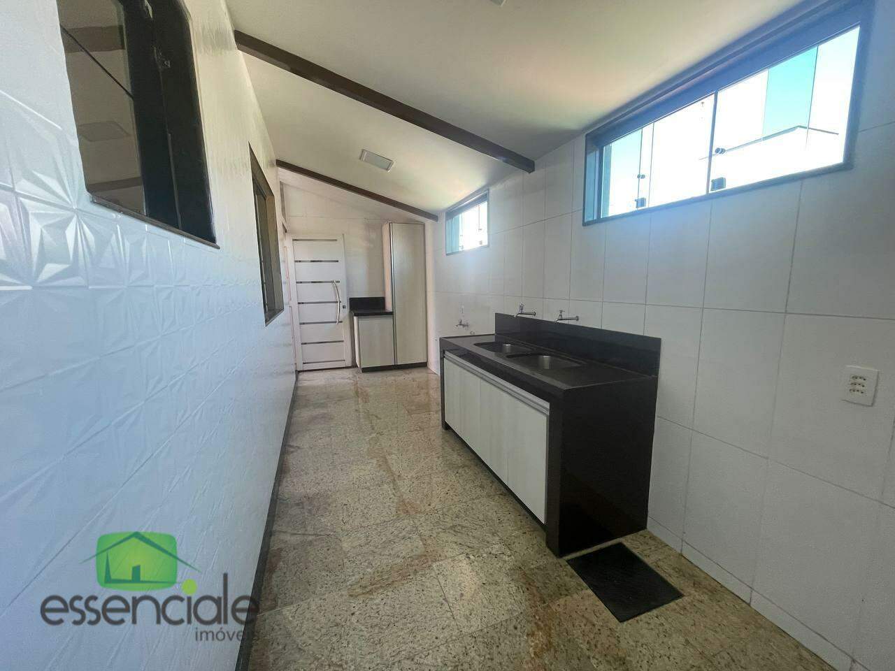 Casa à venda com 3 quartos, 100m² - Foto 16