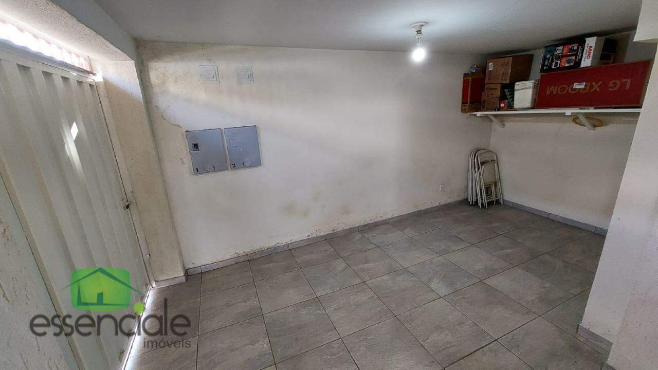 Casa à venda com 4 quartos, 250m² - Foto 18