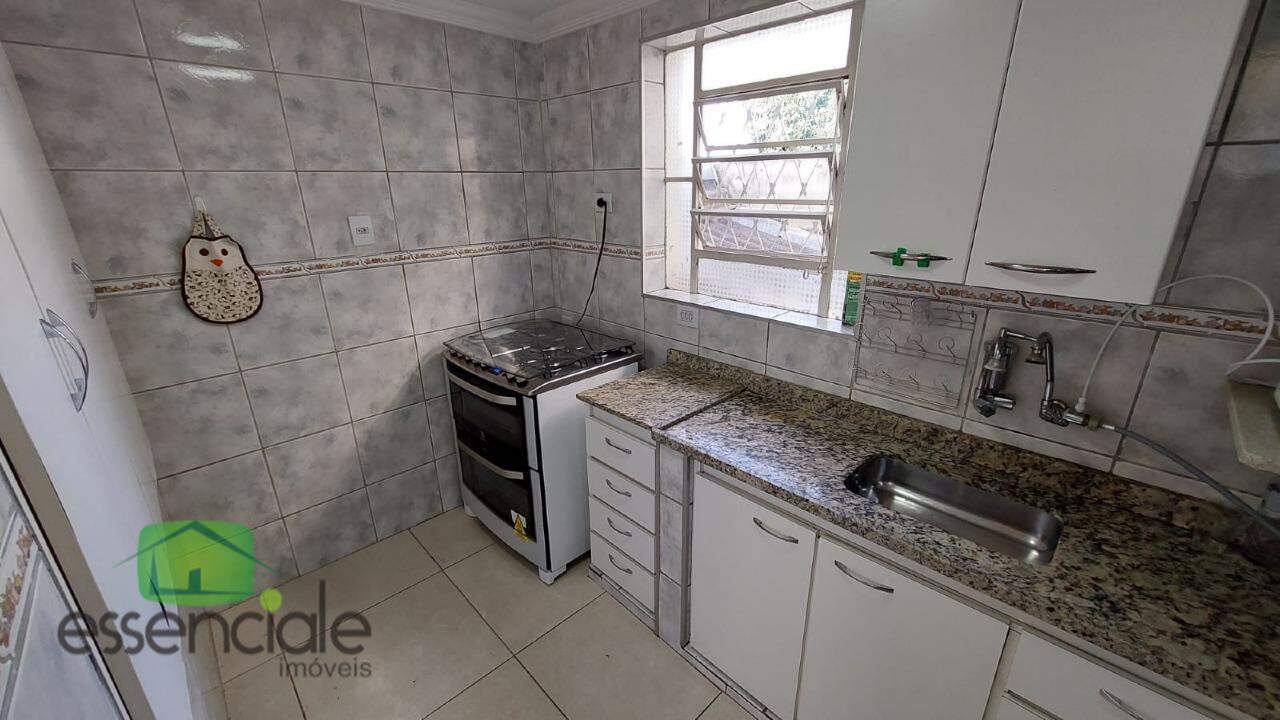 Casa à venda com 4 quartos, 250m² - Foto 15