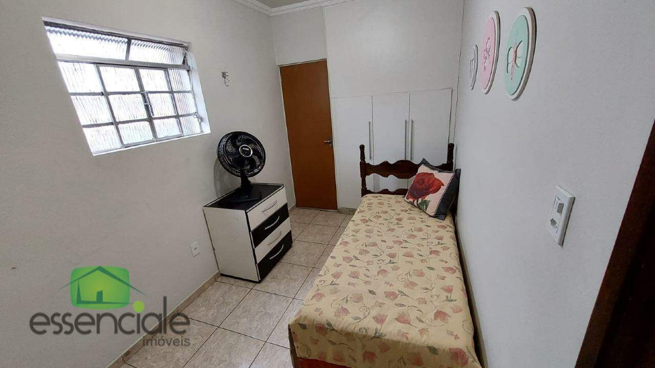 Casa à venda com 4 quartos, 250m² - Foto 9