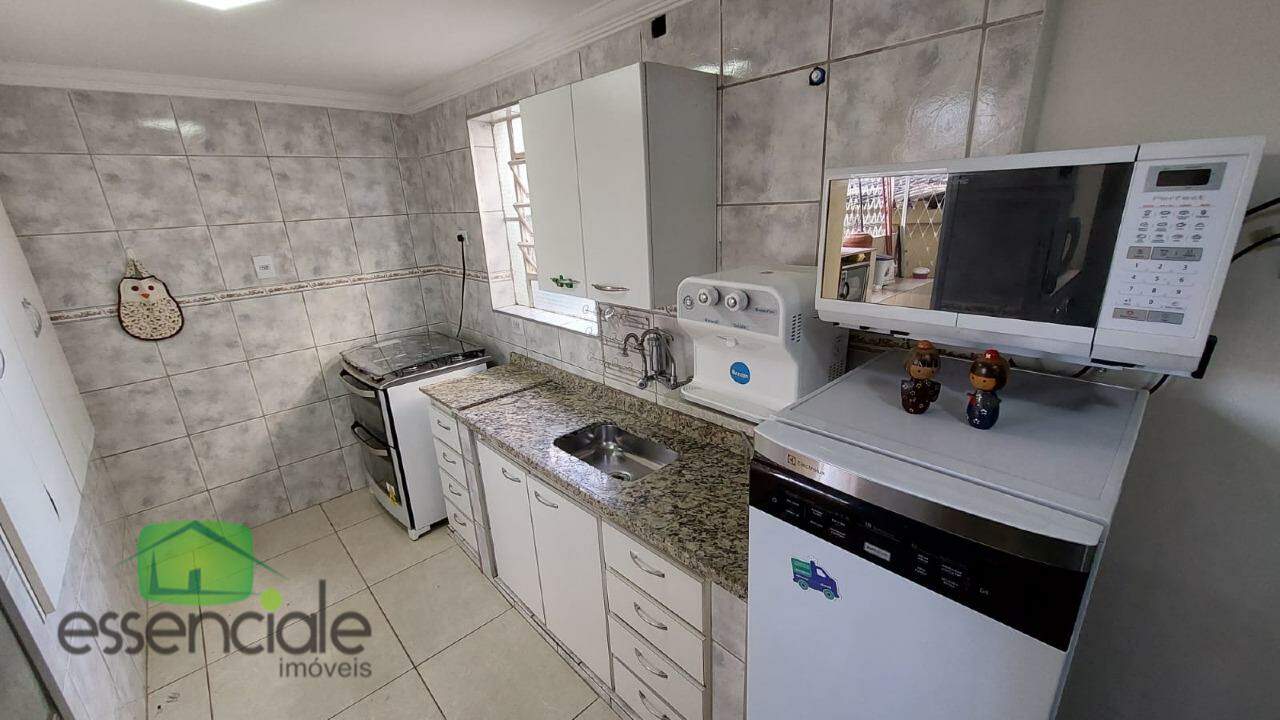 Casa à venda com 4 quartos, 250m² - Foto 16