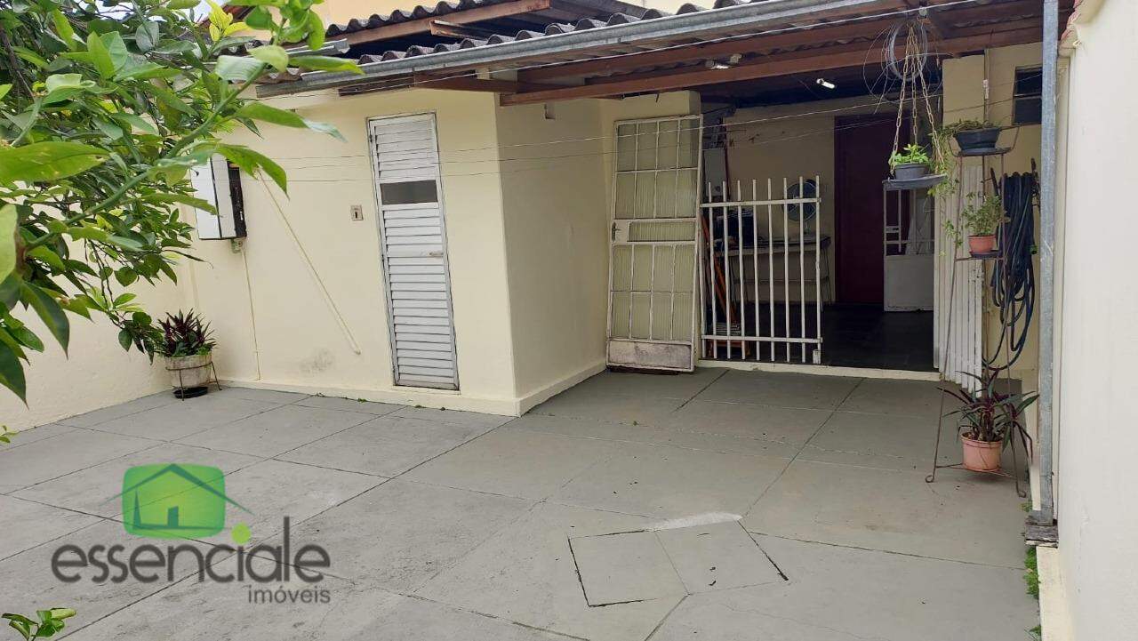 Casa à venda com 4 quartos, 250m² - Foto 25