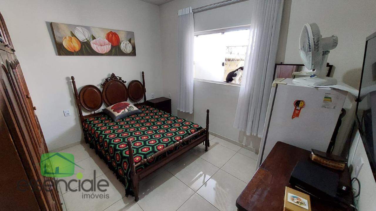 Casa à venda com 4 quartos, 250m² - Foto 12