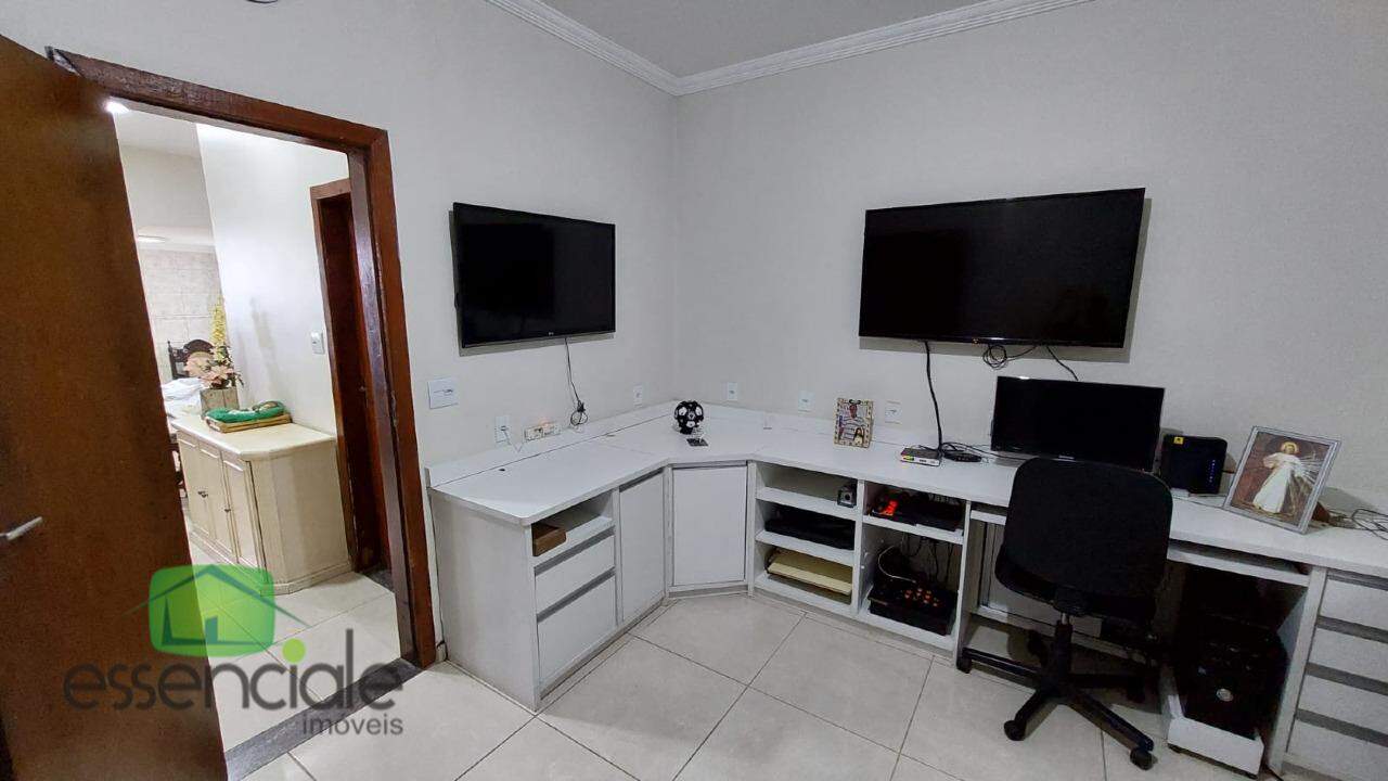 Casa à venda com 4 quartos, 250m² - Foto 21