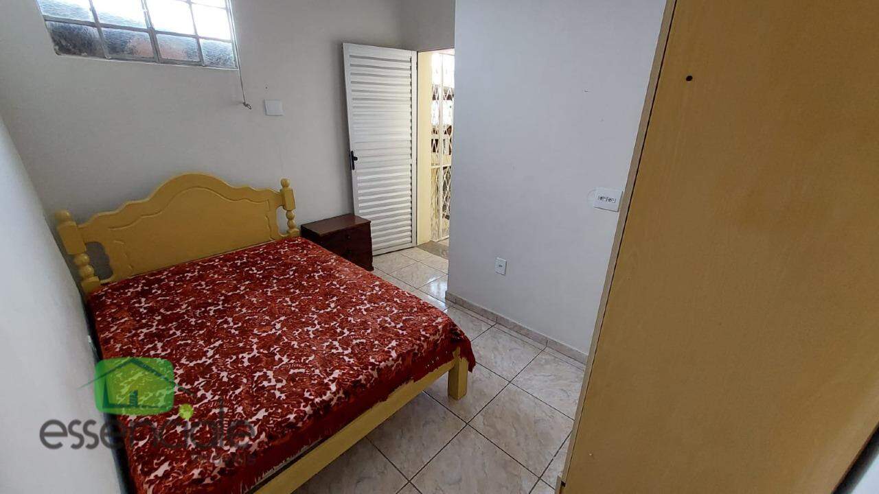 Casa à venda com 4 quartos, 250m² - Foto 8