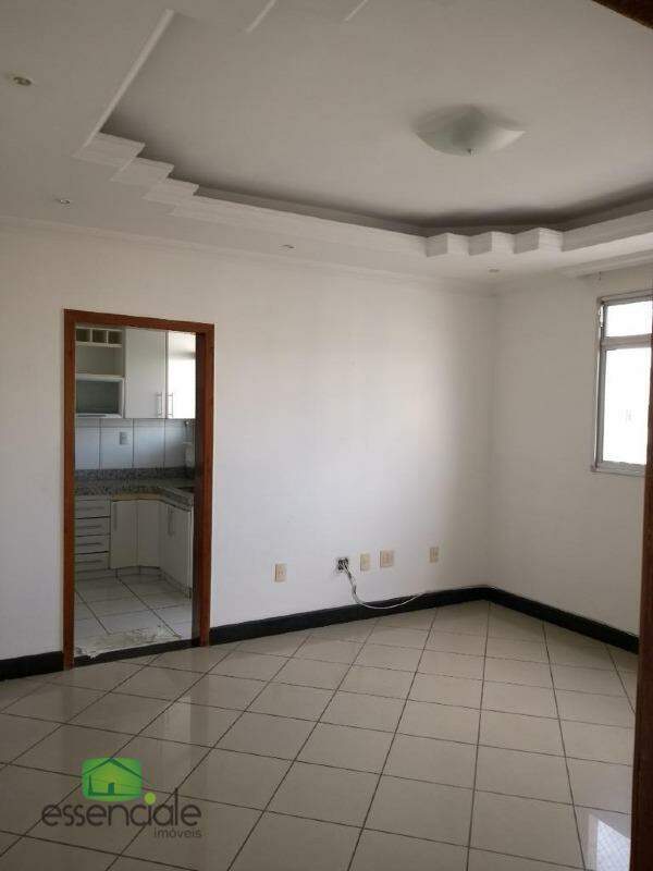 Apartamento à venda com 3 quartos, 100m² - Foto 2