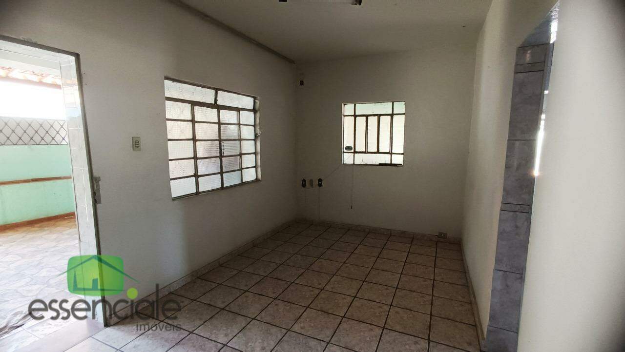 Casa à venda com 10 quartos, 90m² - Foto 14