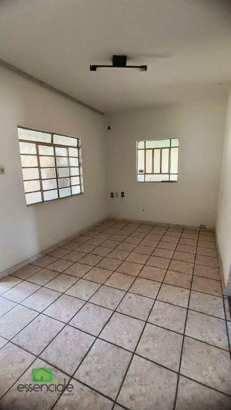 Casa à venda com 10 quartos, 90m² - Foto 15