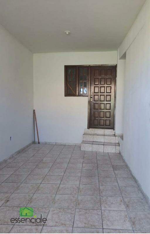 Casa à venda com 2 quartos, 100m² - Foto 3