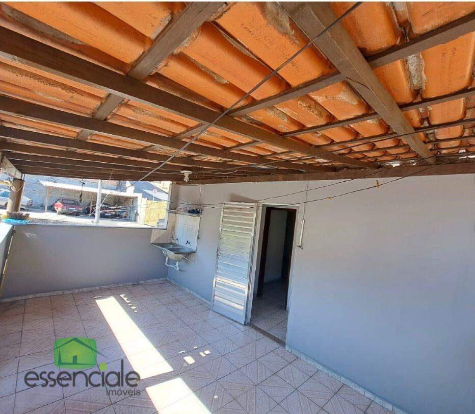 Casa à venda com 2 quartos, 100m² - Foto 2