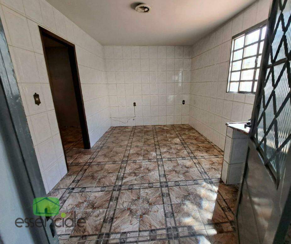 Casa à venda com 2 quartos, 100m² - Foto 5