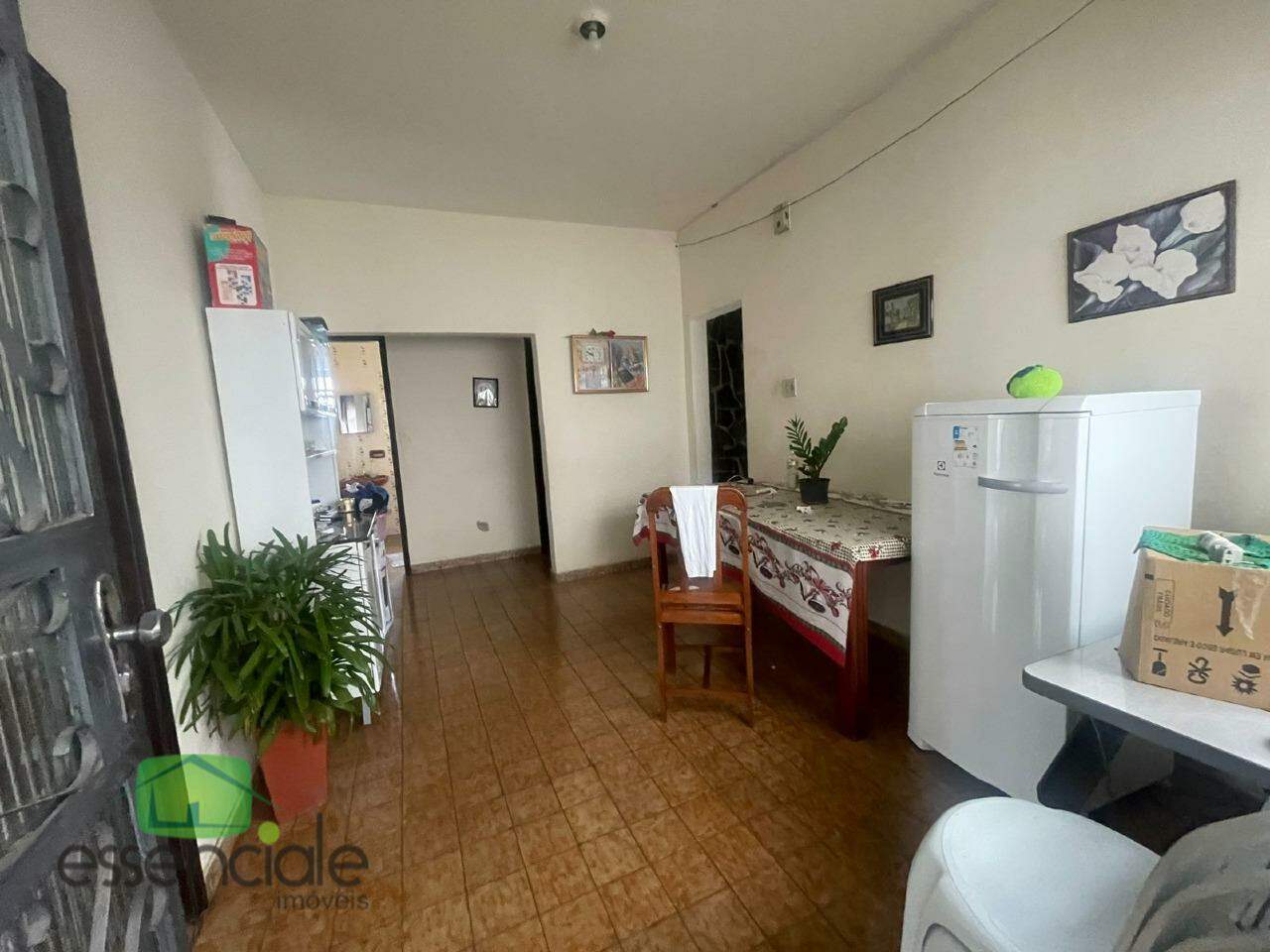 Casa à venda com 3 quartos, 360m² - Foto 2