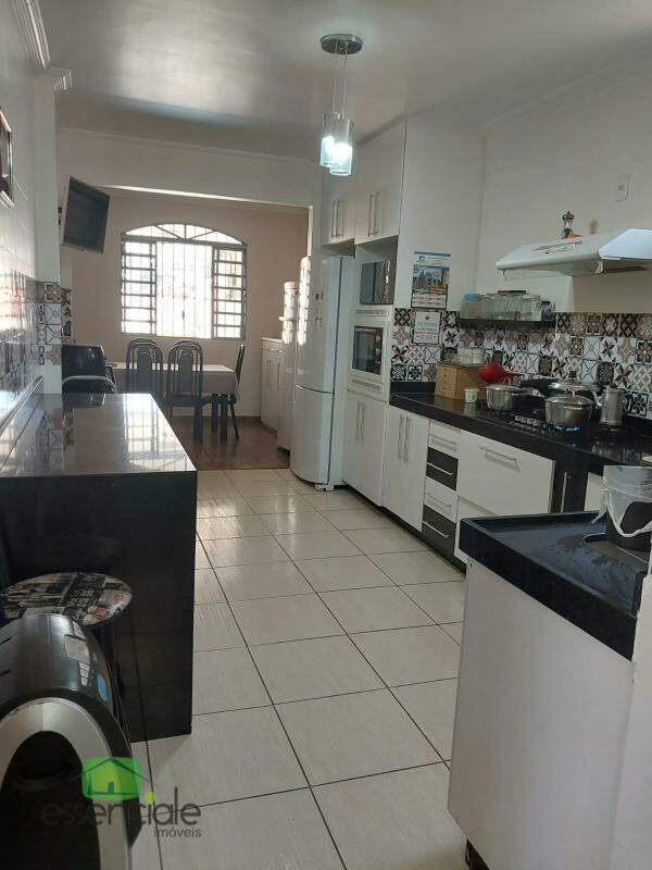 Casa à venda com 3 quartos, 360m² - Foto 22