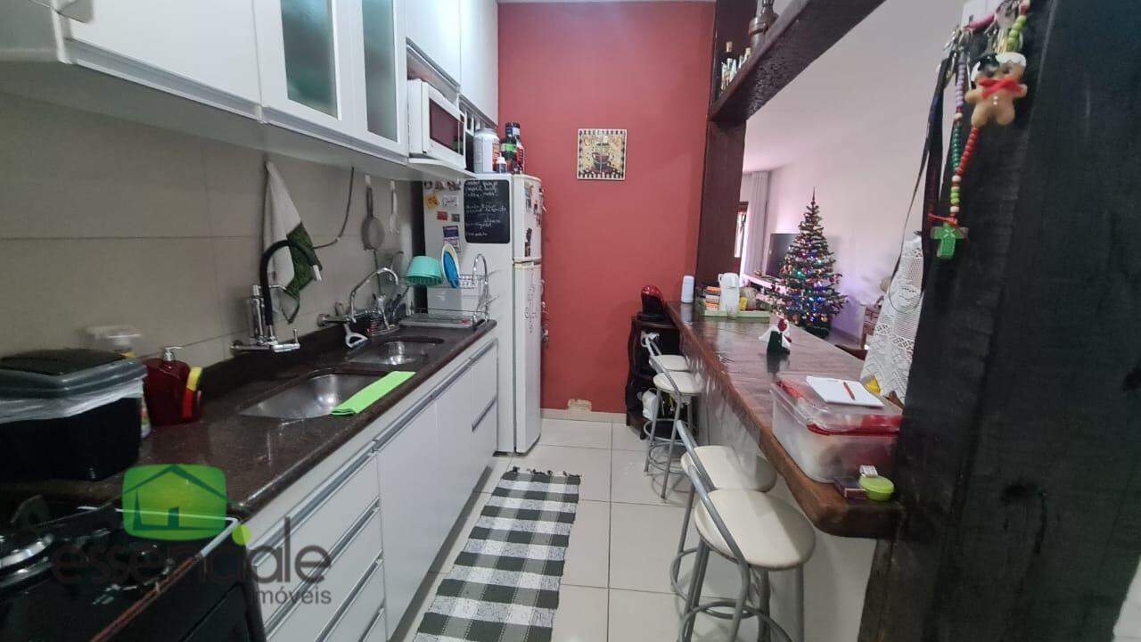 Casa à venda com 3 quartos, 200m² - Foto 17